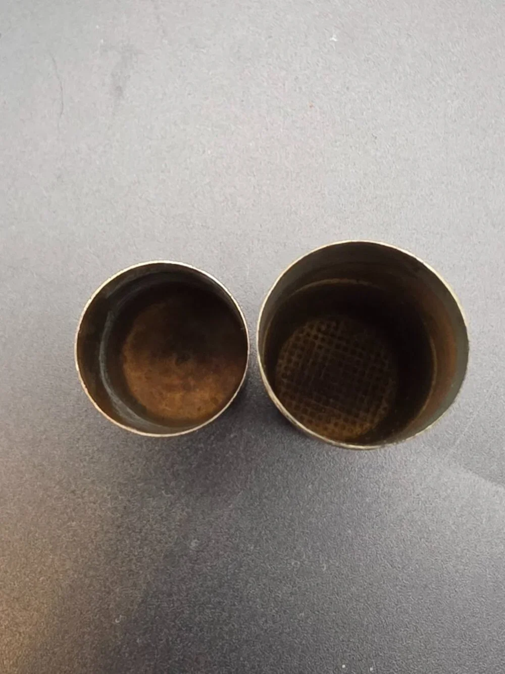Vintage Gold Tone Metal Lipstick Tube Holder Case Floral Scroll Design